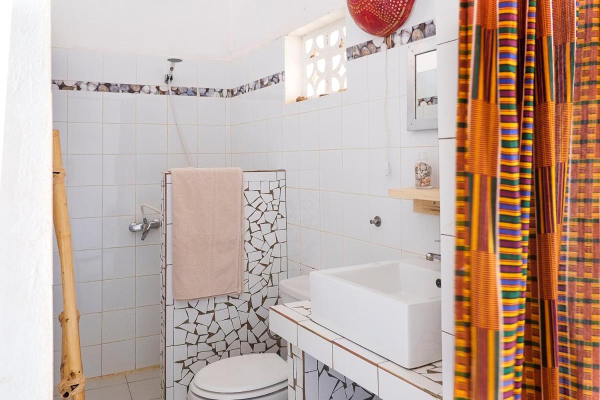 Keur Dofie Bed and Breakfast Toubab Dialaw Exteriör bild