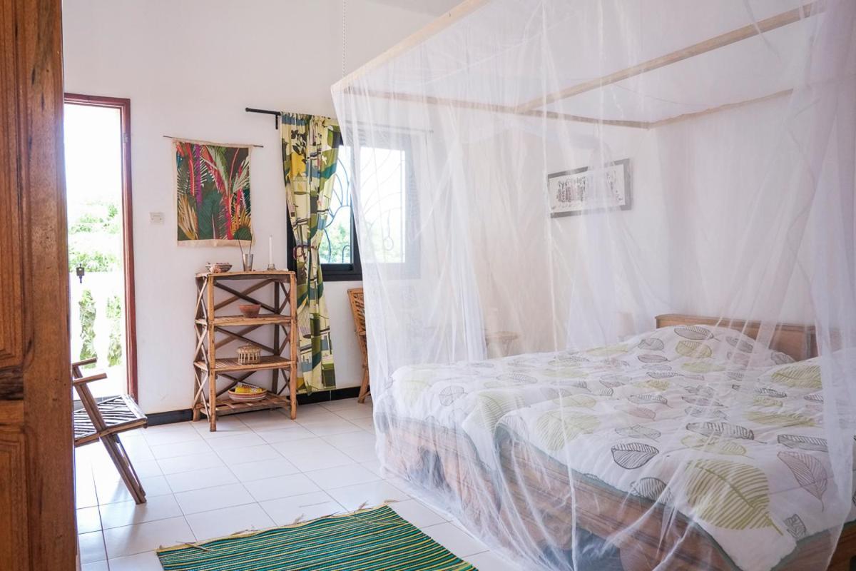 Keur Dofie Bed and Breakfast Toubab Dialaw Exteriör bild