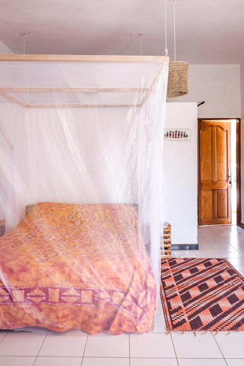 Keur Dofie Bed and Breakfast Toubab Dialaw Exteriör bild