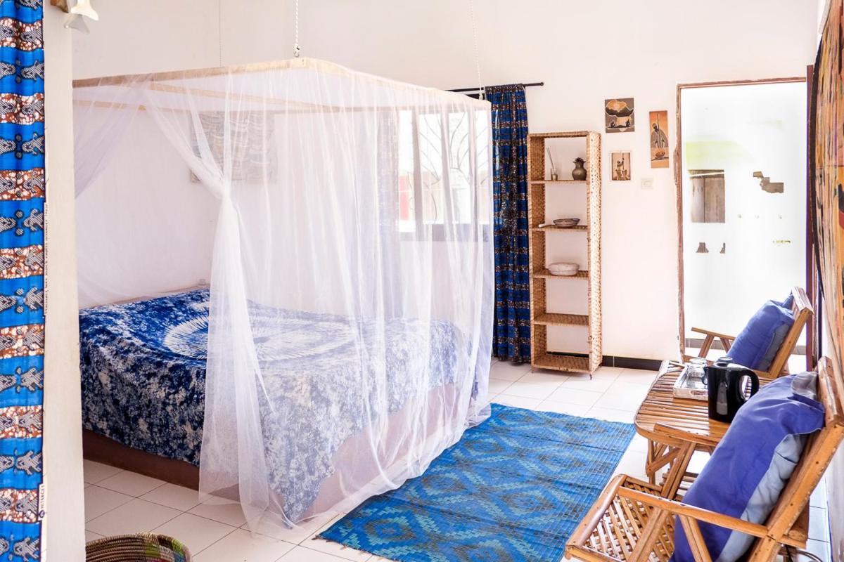Keur Dofie Bed and Breakfast Toubab Dialaw Exteriör bild