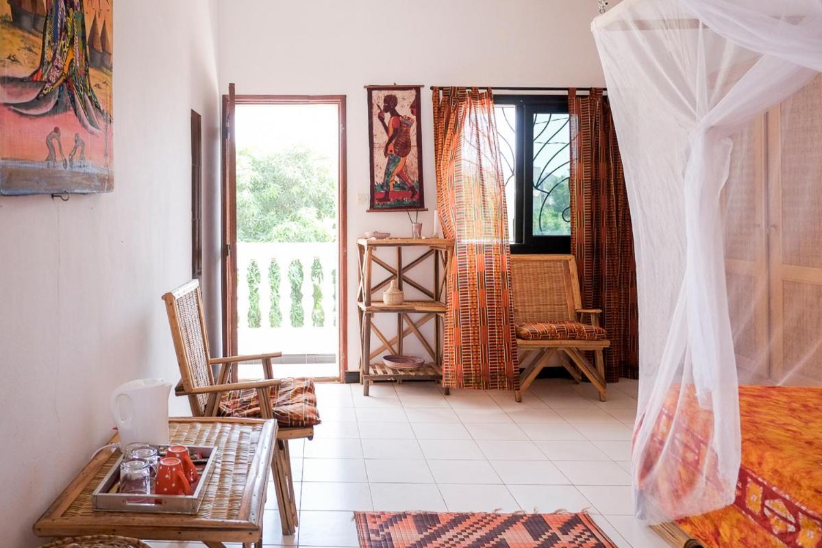 Keur Dofie Bed and Breakfast Toubab Dialaw Exteriör bild