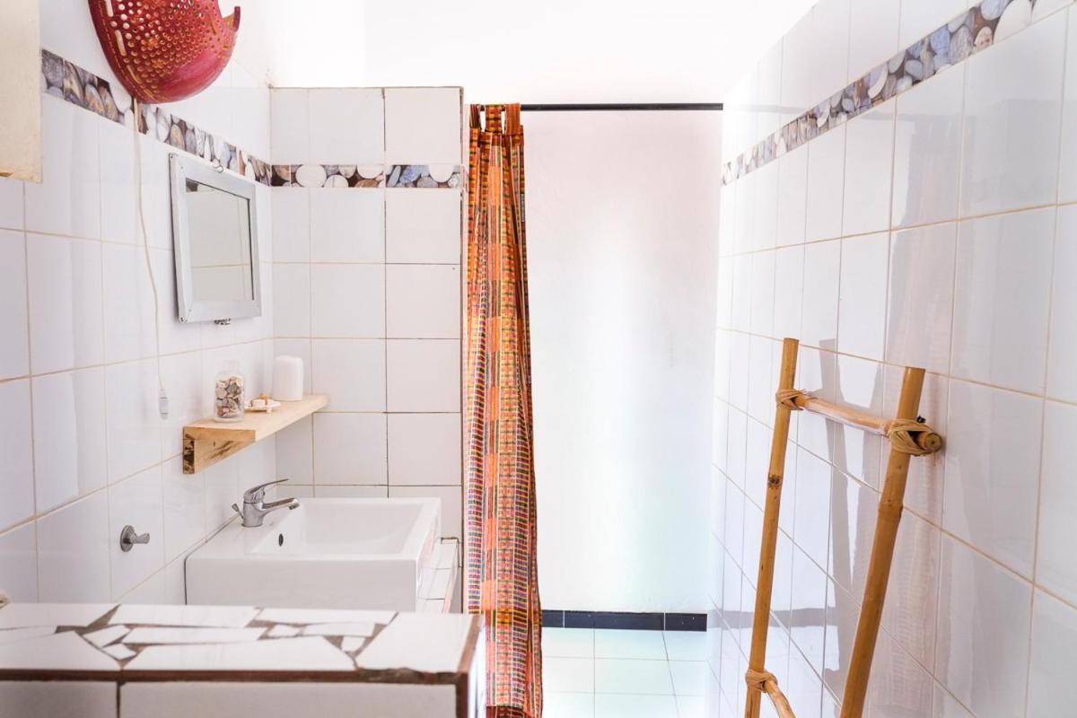 Keur Dofie Bed and Breakfast Toubab Dialaw Exteriör bild